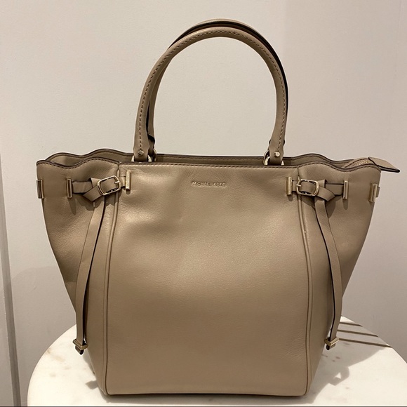 michael kors amelia tote